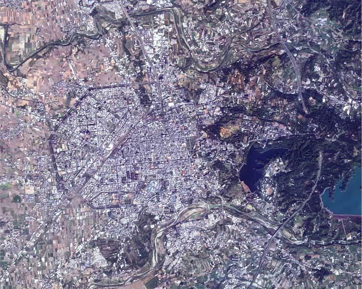 福衛二號遙測影像：嘉義市(圖�太空中心提供)。