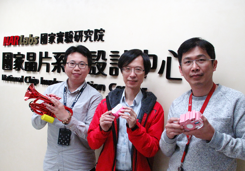 素人音樂家系統研發團隊，由左而右依次為宋岡能博士、黃俊銘博士，以及陳振嘉博士